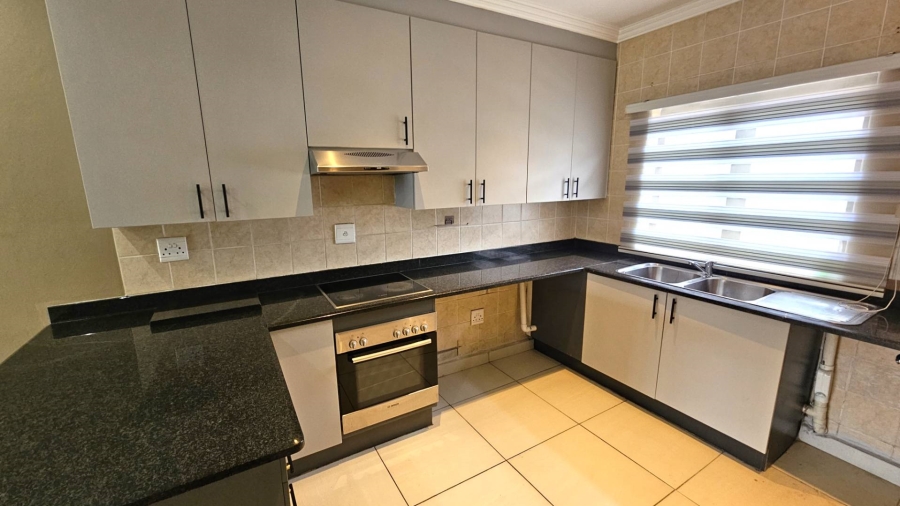 To Let 3 Bedroom Property for Rent in Melodie North West